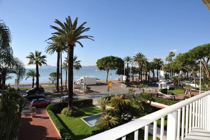 Cannes Locations, appartements et villas en location  Cannes, copyrights John and John Real Estate, photo Rf 049-01