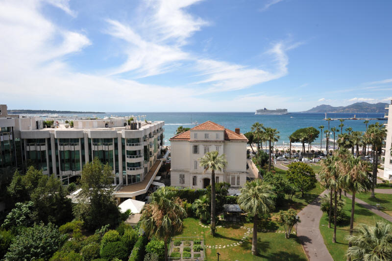 Cannes Locations, appartements et villas en location  Cannes, copyrights John and John Real Estate, photo Rf 058-01