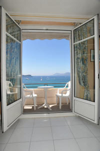 Cannes Locations, appartements et villas en location  Cannes, copyrights John and John Real Estate, photo Rf 062-03