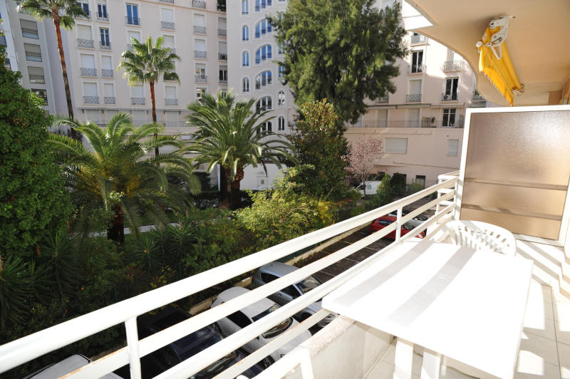 Cannes Locations, appartements et villas en location  Cannes, copyrights John and John Real Estate, photo Rf 069-01