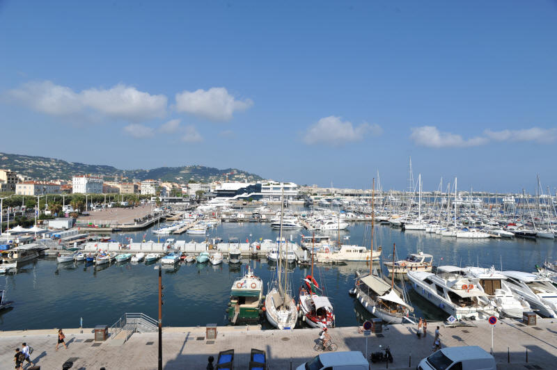 Cannes Locations, appartements et villas en location  Cannes, copyrights John and John Real Estate, photo Rf 077-03