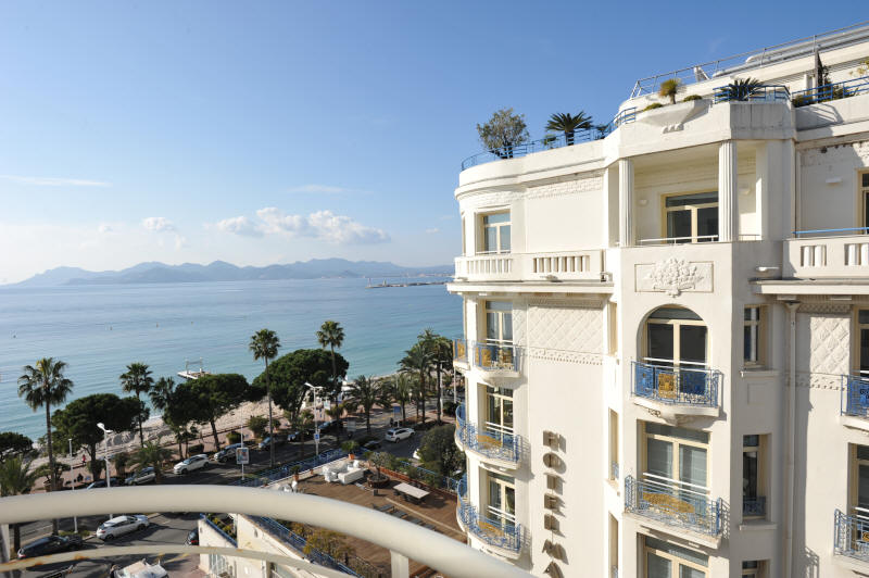Cannes Locations, appartements et villas en location  Cannes, copyrights John and John Real Estate, photo Rf 079-02