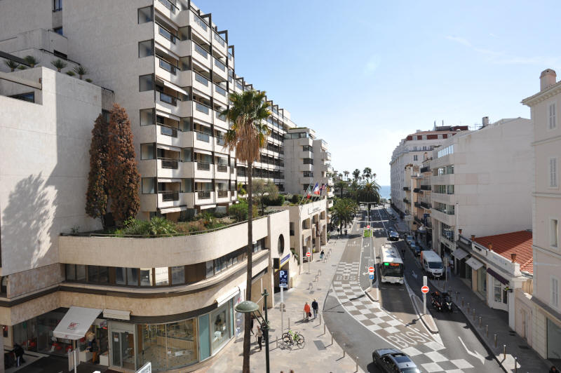 Cannes Locations, appartements et villas en location  Cannes, copyrights John and John Real Estate, photo Rf 094-01