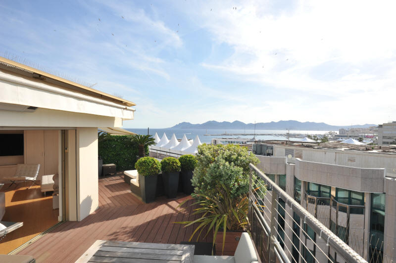 Cannes Locations, appartements et villas en location  Cannes, copyrights John and John Real Estate, photo Rf 129-09