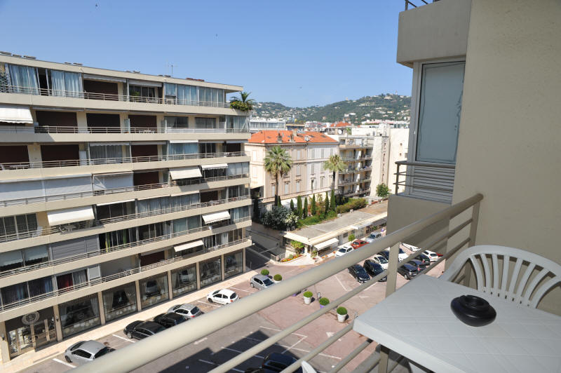 Cannes Locations, appartements et villas en location  Cannes, copyrights John and John Real Estate, photo Rf 185-01