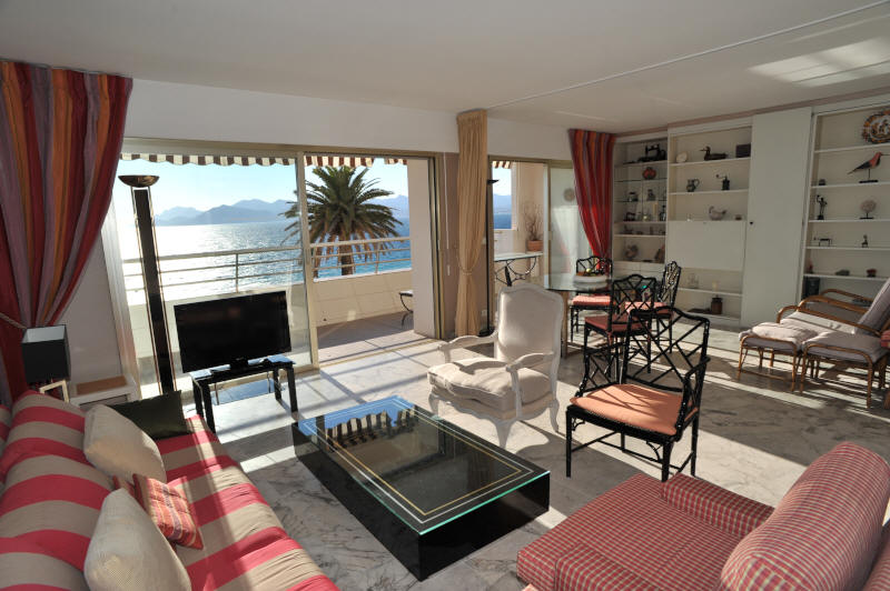 Cannes Locations, appartements et villas en location  Cannes, copyrights John and John Real Estate, photo Rf 272-04