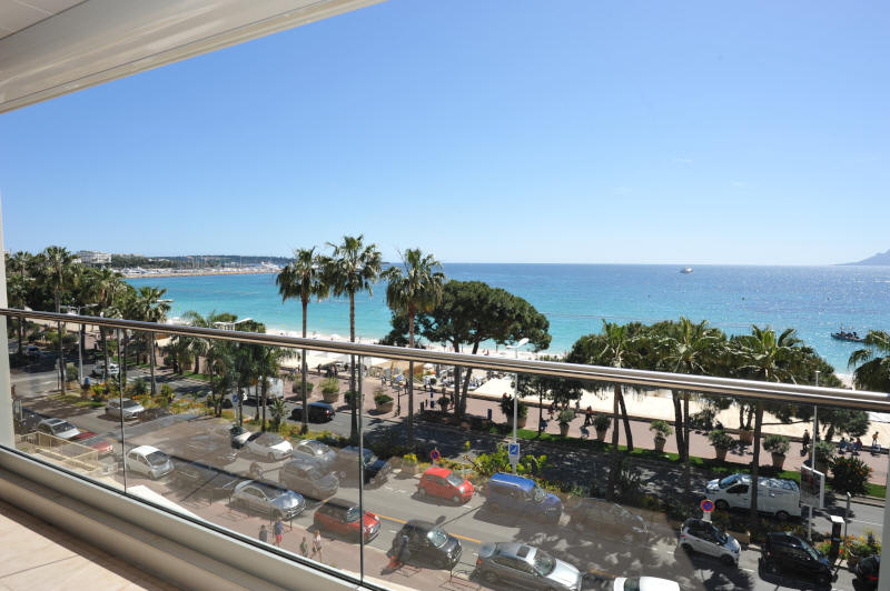Cannes Locations, appartements et villas en location  Cannes, copyrights John and John Real Estate, photo Rf 314-19