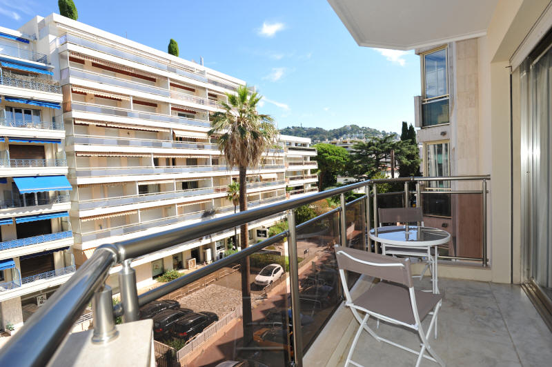Cannes Locations, appartements et villas en location  Cannes, copyrights John and John Real Estate, photo Rf 330-09