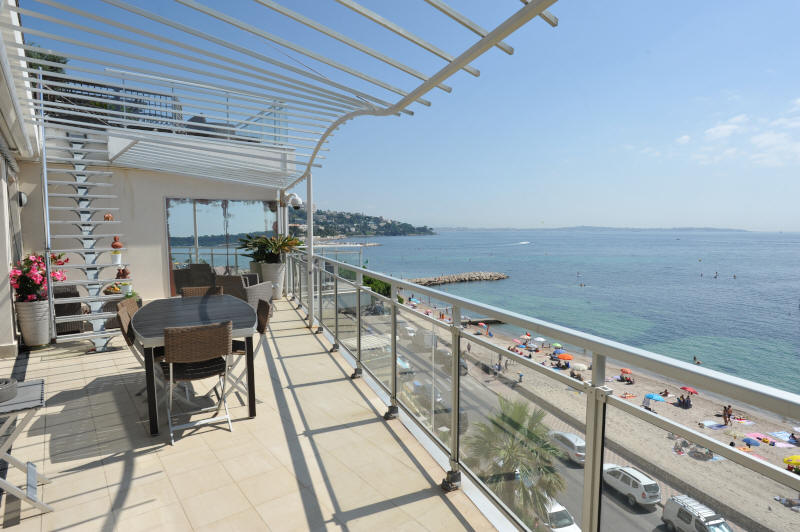 Cannes Locations, appartements et villas en location  Cannes, copyrights John and John Real Estate, photo Rf 008-31