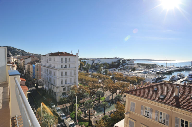 Cannes Locations, appartements et villas en location  Cannes, copyrights John and John Real Estate, photo Rf 076-04