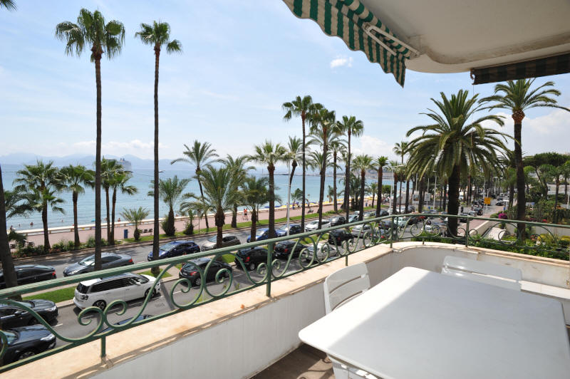 Cannes Locations, appartements et villas en location  Cannes, copyrights John and John Real Estate, photo Rf 142-01
