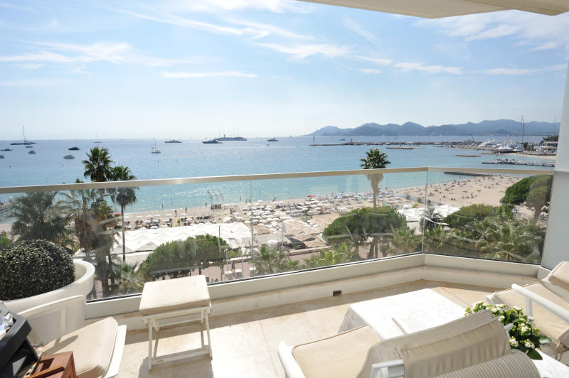 Cannes Locations, appartements et villas en location  Cannes, copyrights John and John Real Estate, photo Rf 224-01