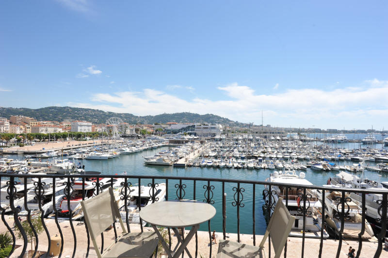 Cannes Locations, appartements et villas en location  Cannes, copyrights John and John Real Estate, photo Rf 327-01